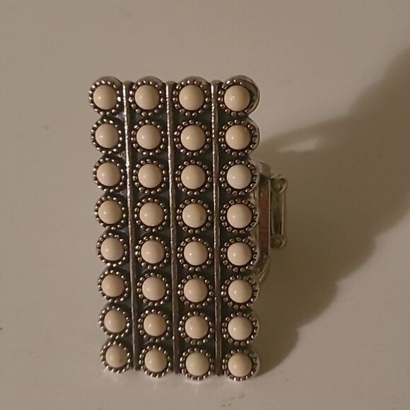 Costume Ring - Picture 2 of 3